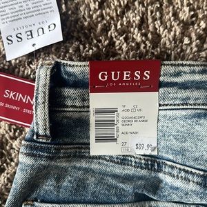 Brand new pair of blue jeans from Guess